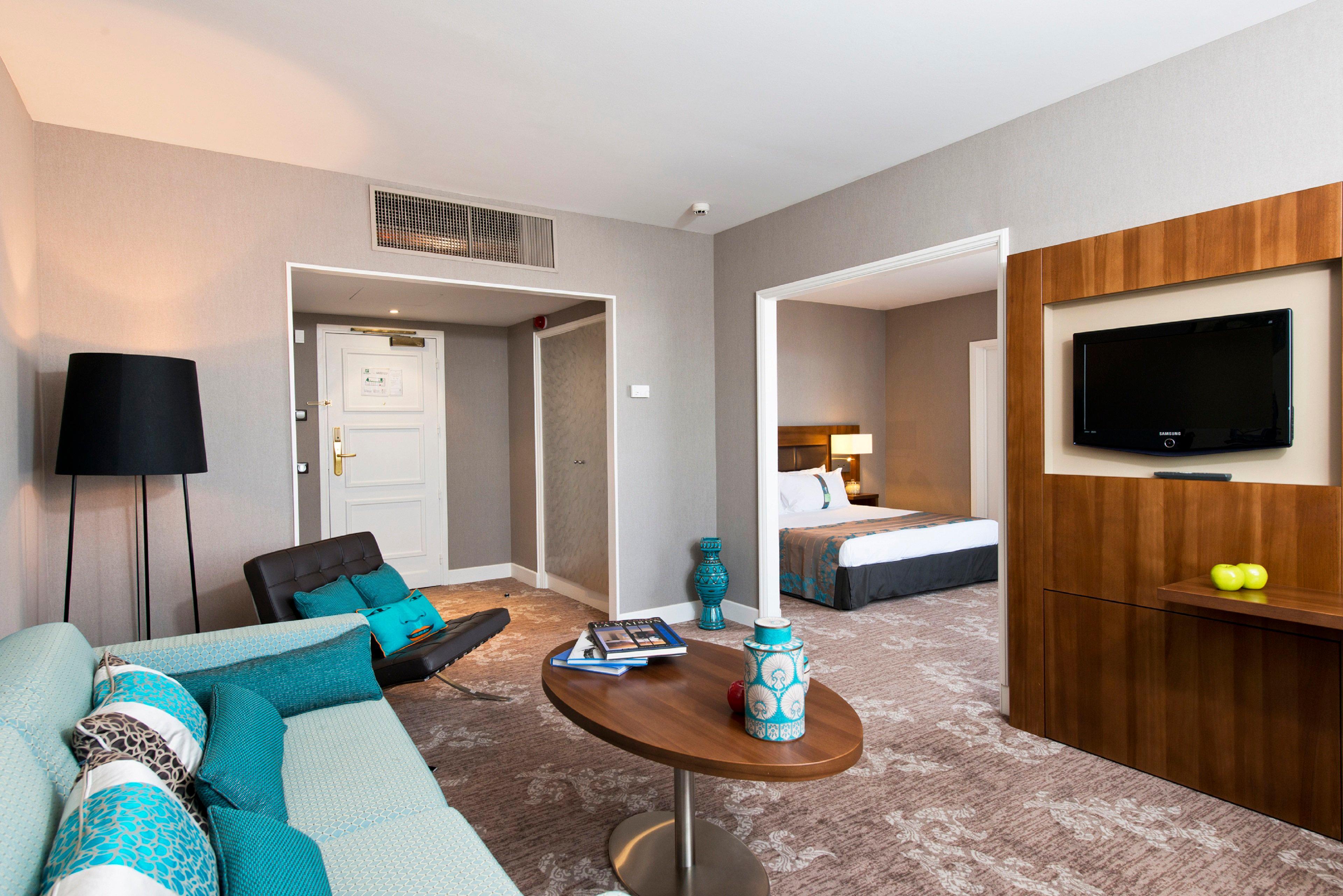 By Ihg