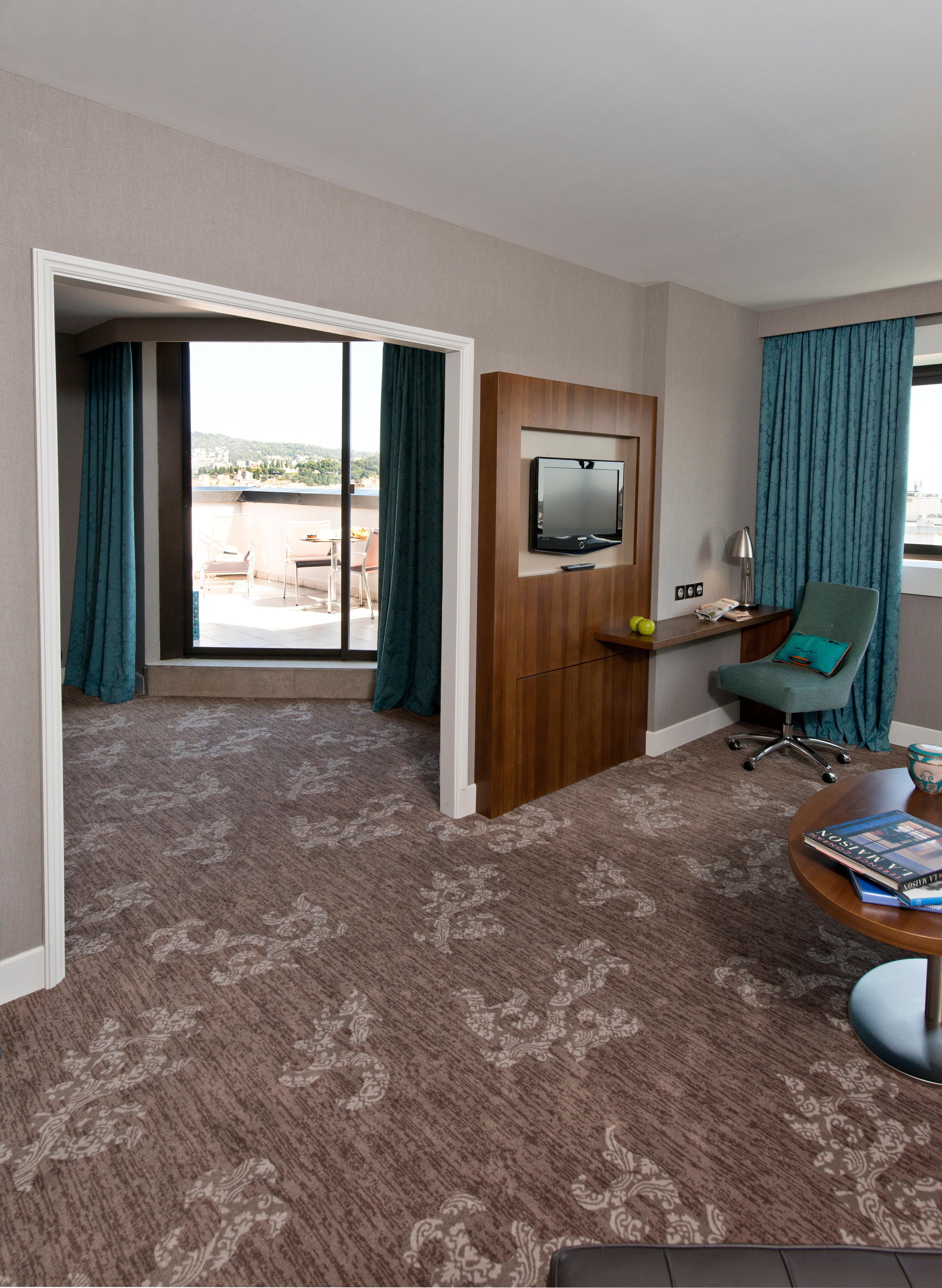 By Ihg Hotel