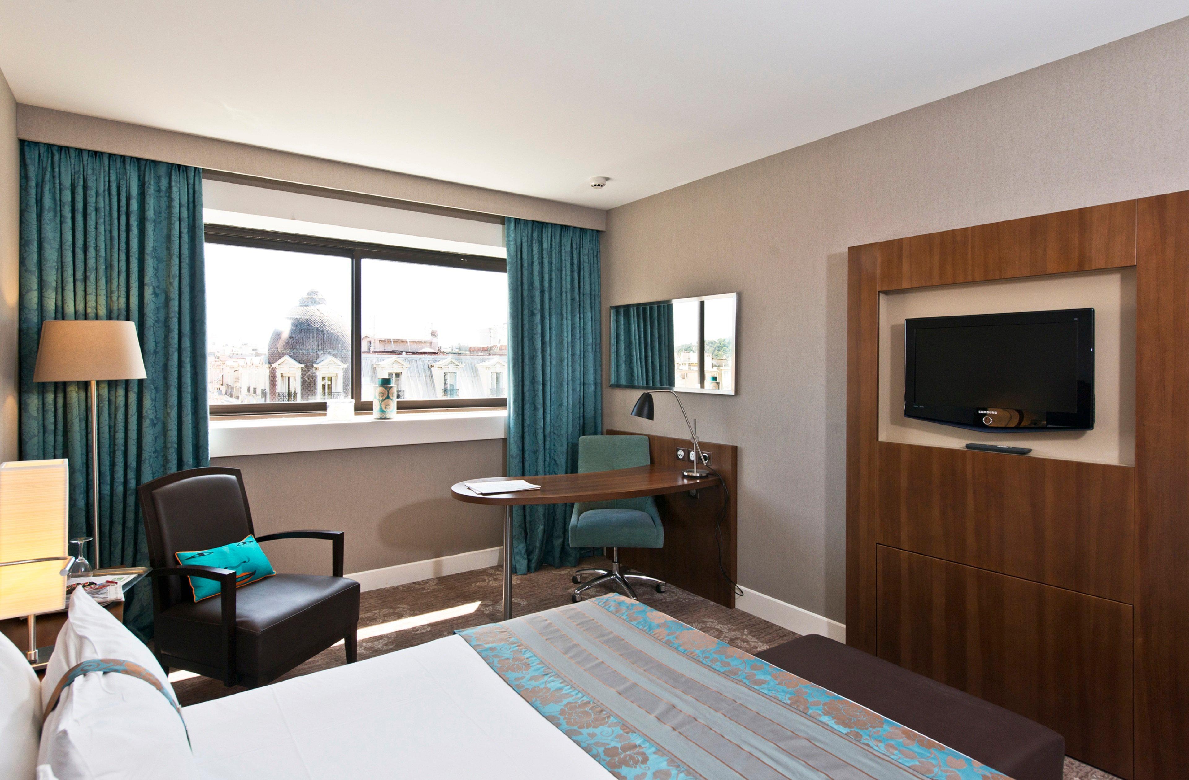 By Ihg