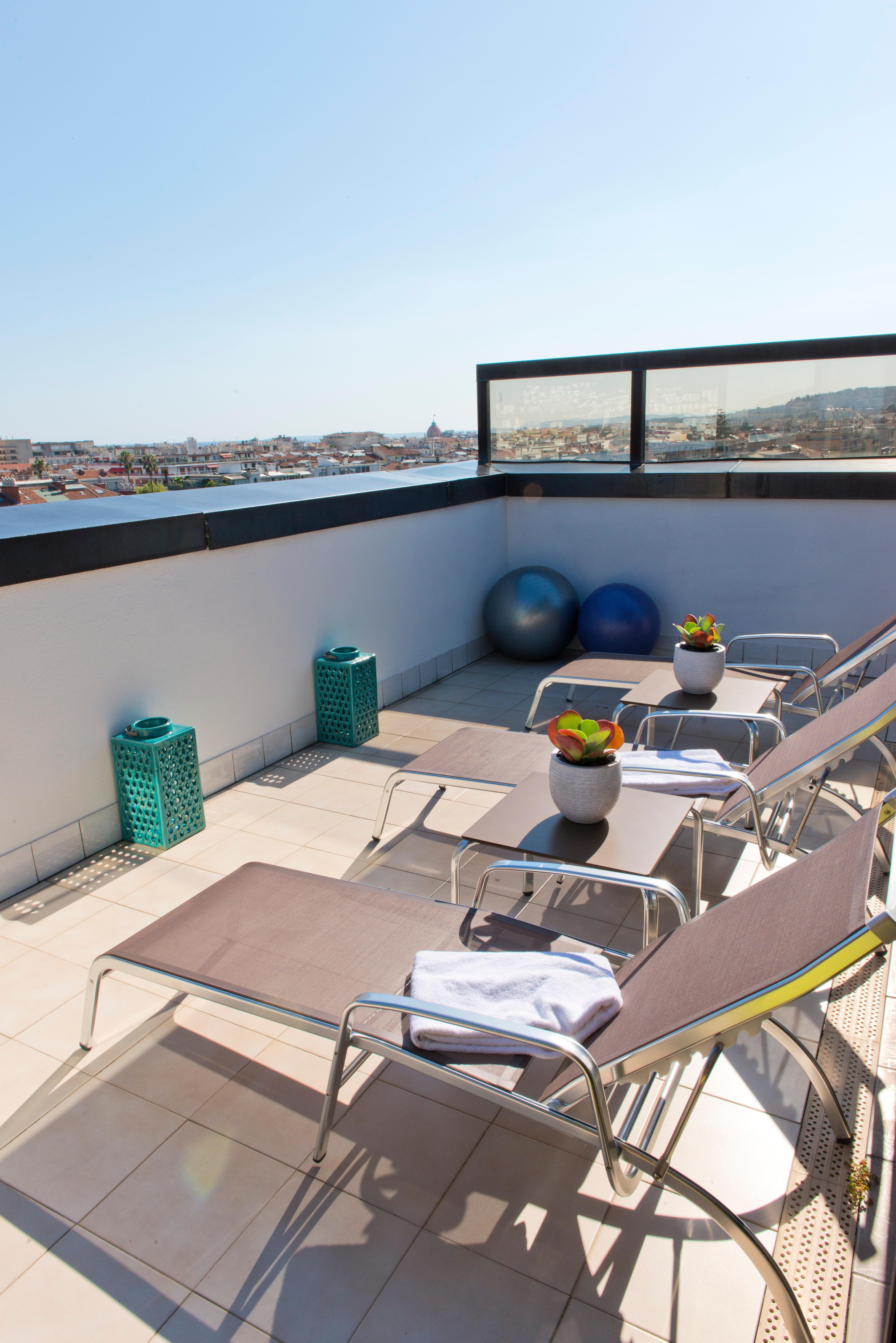 Hotel By Ihg 4*
