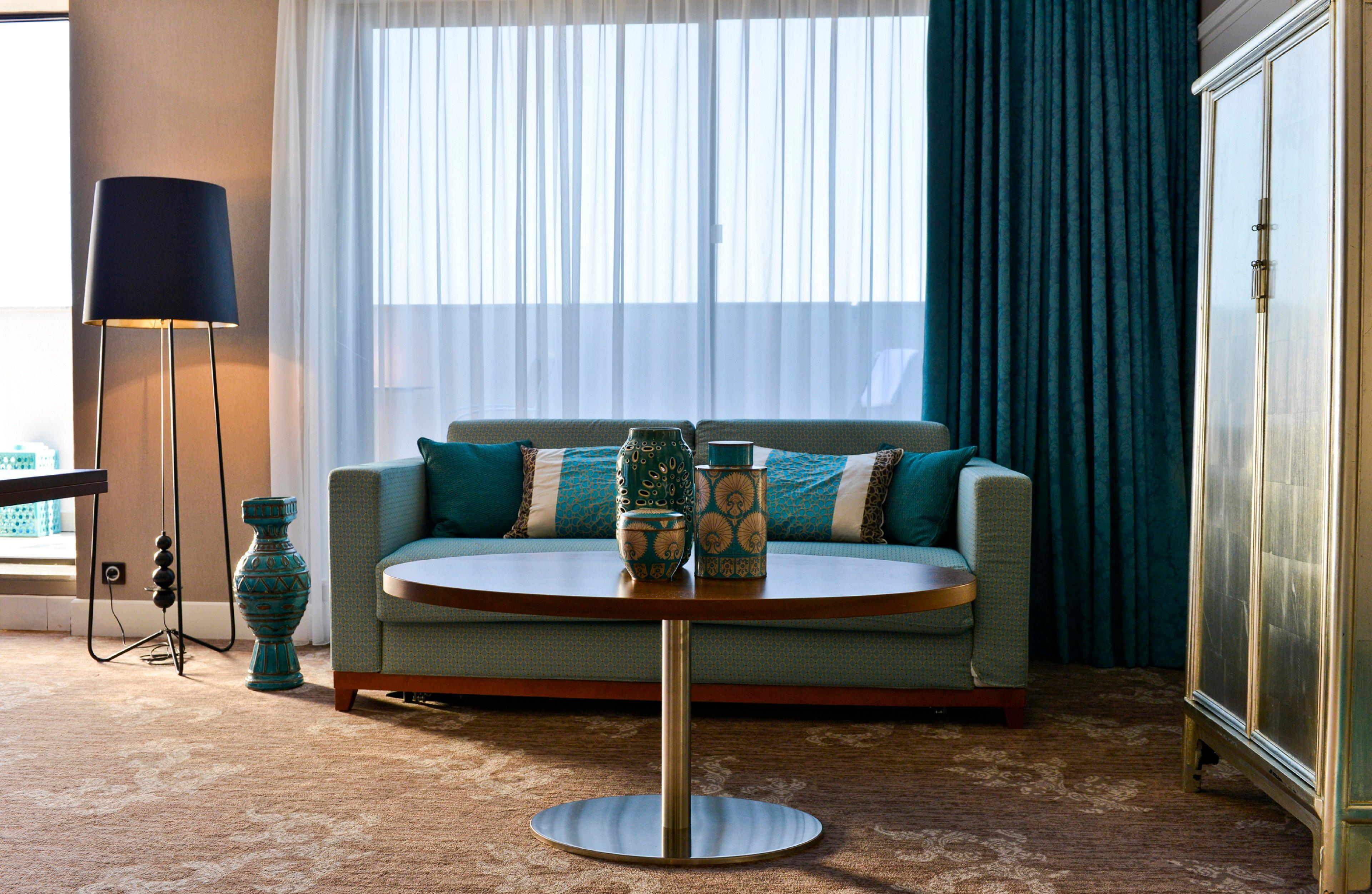 By Ihg