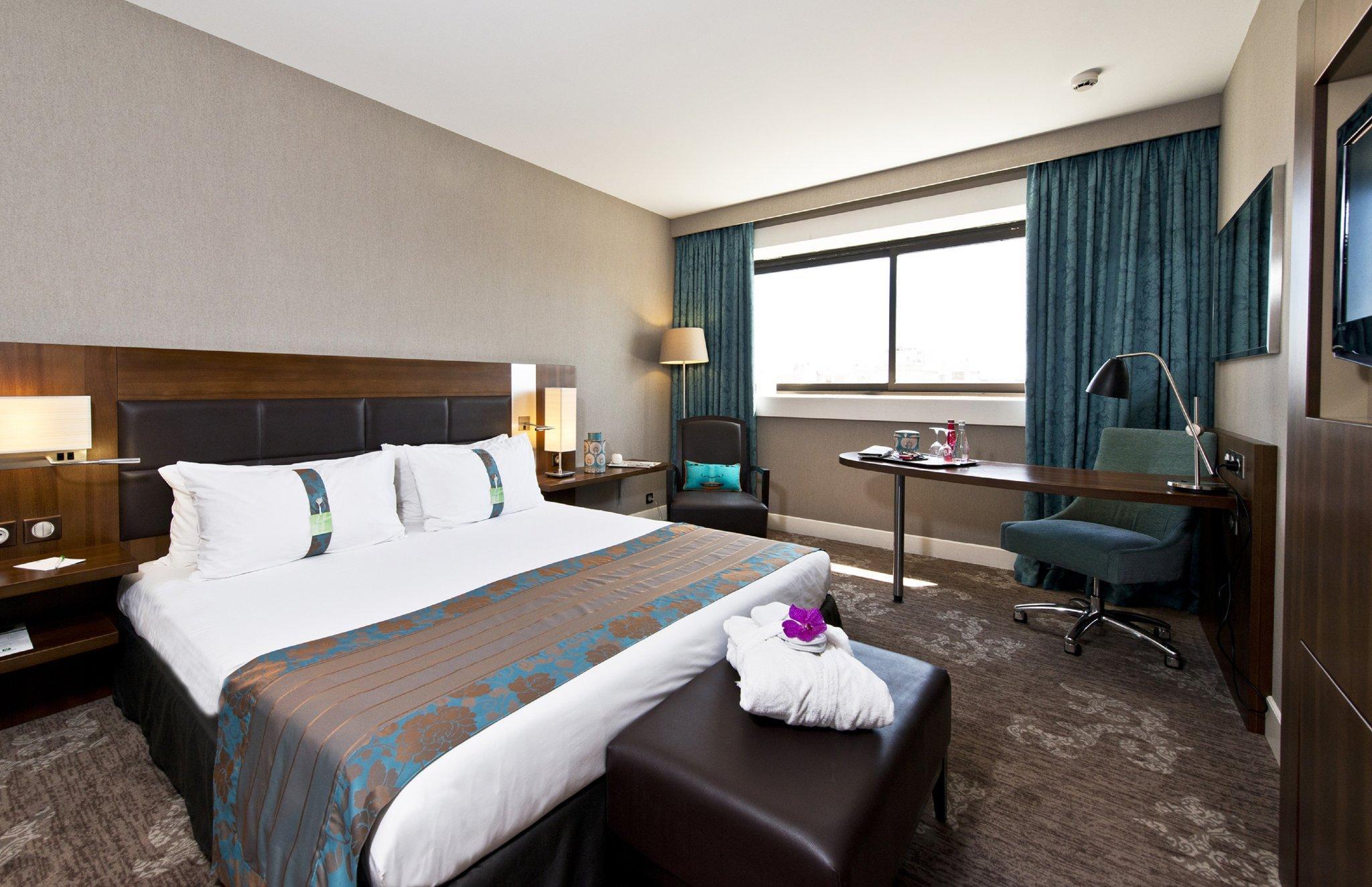 Hotel By Ihg
