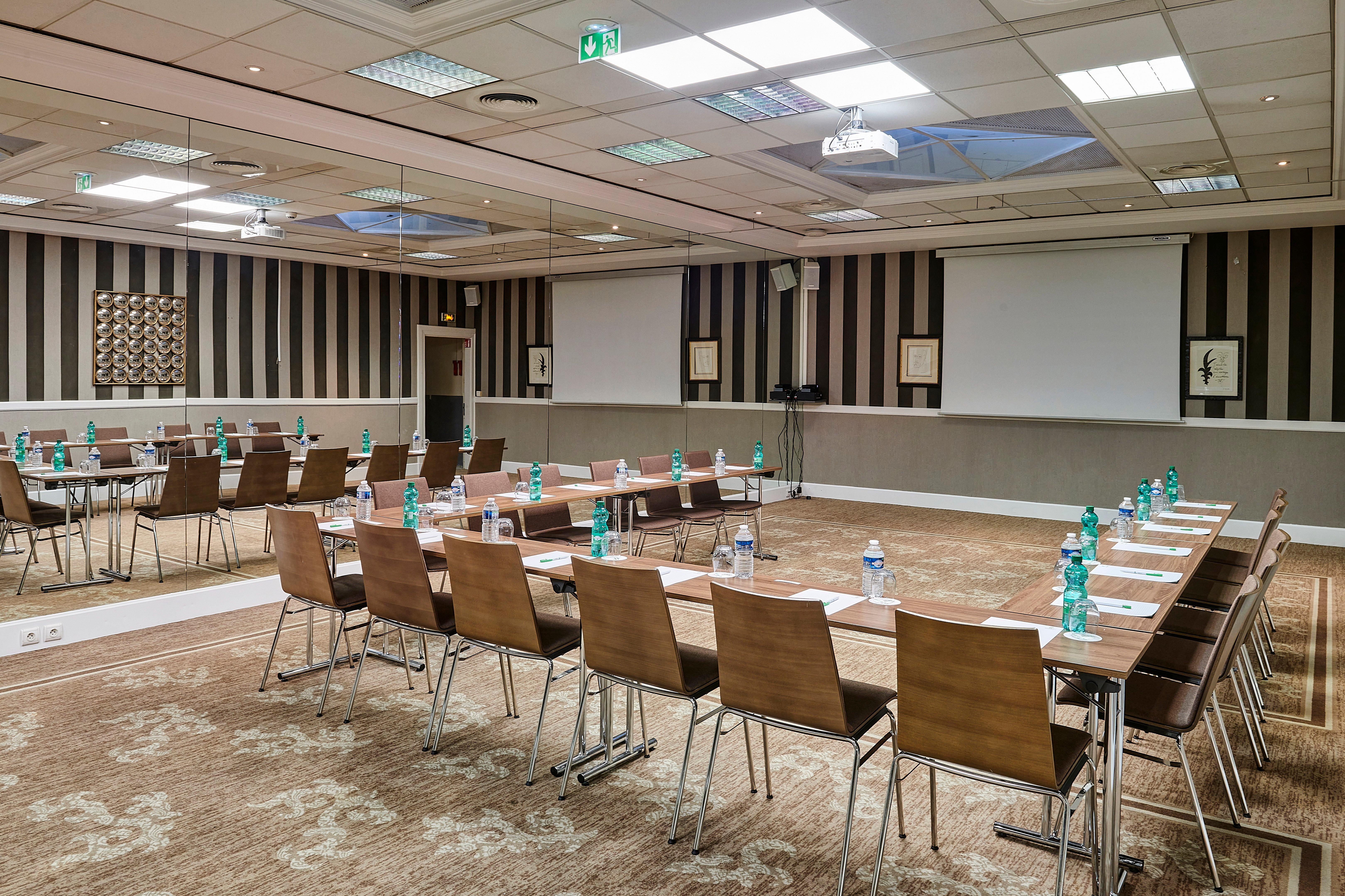 Hotel By Ihg 4*